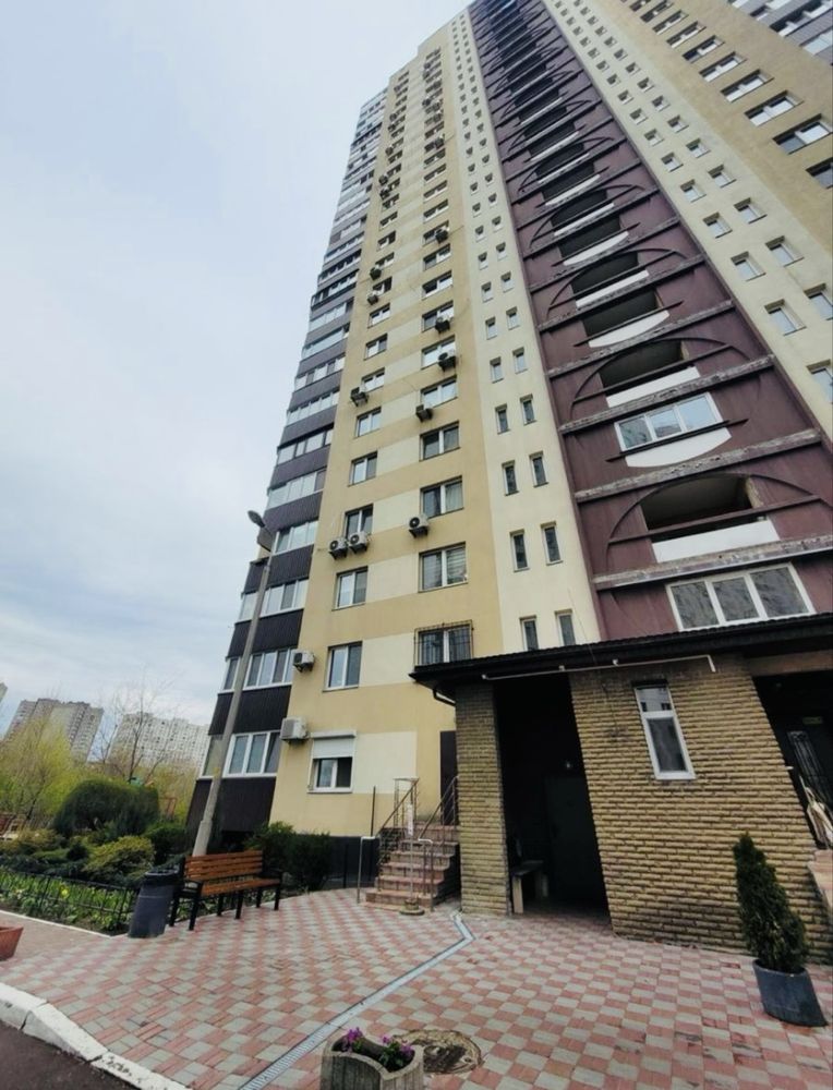Метро Позняки, Осокорки вул.Урлівська
