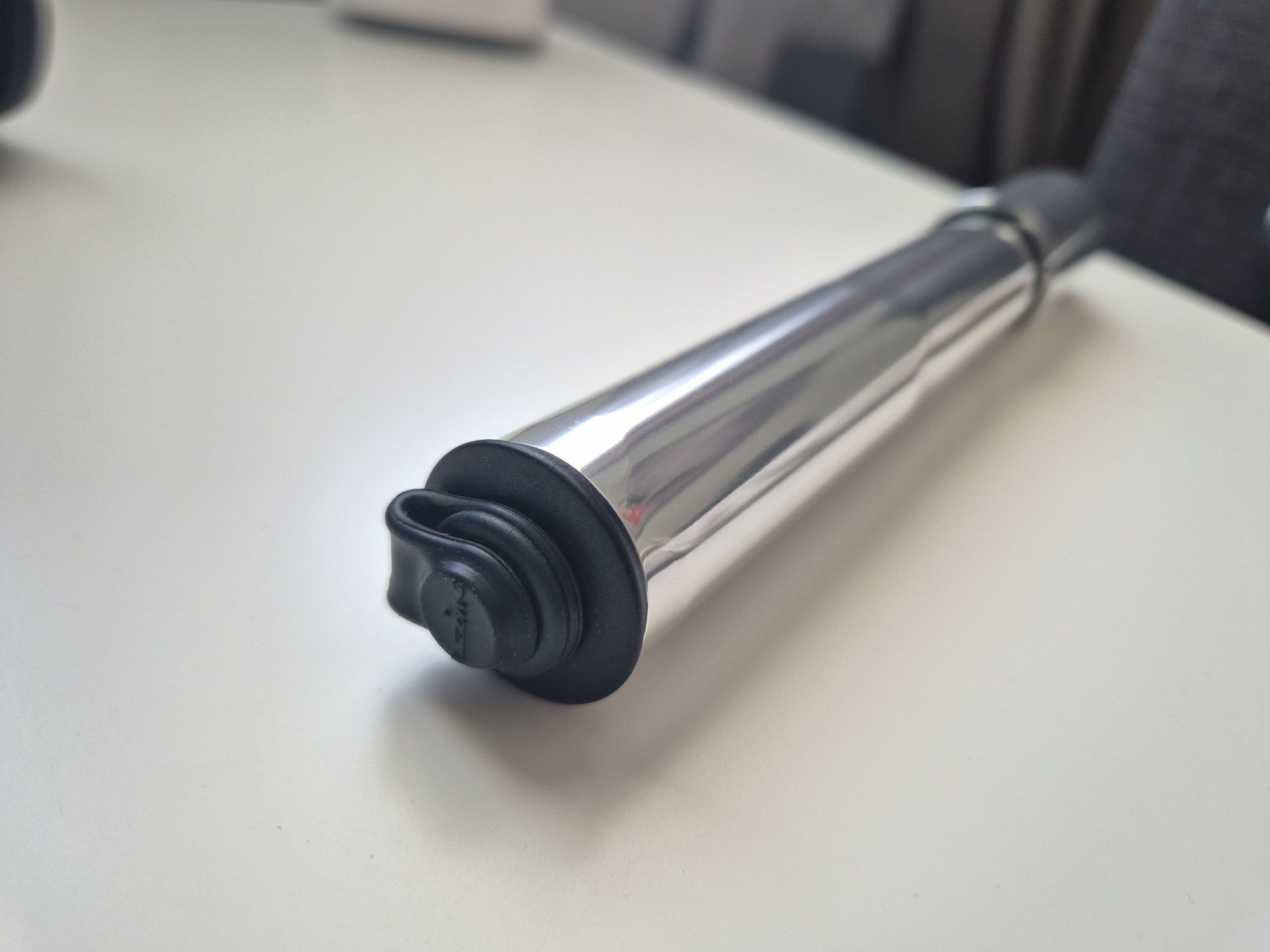 Pompka rowerowa lezyne tech drive srebrna nowa