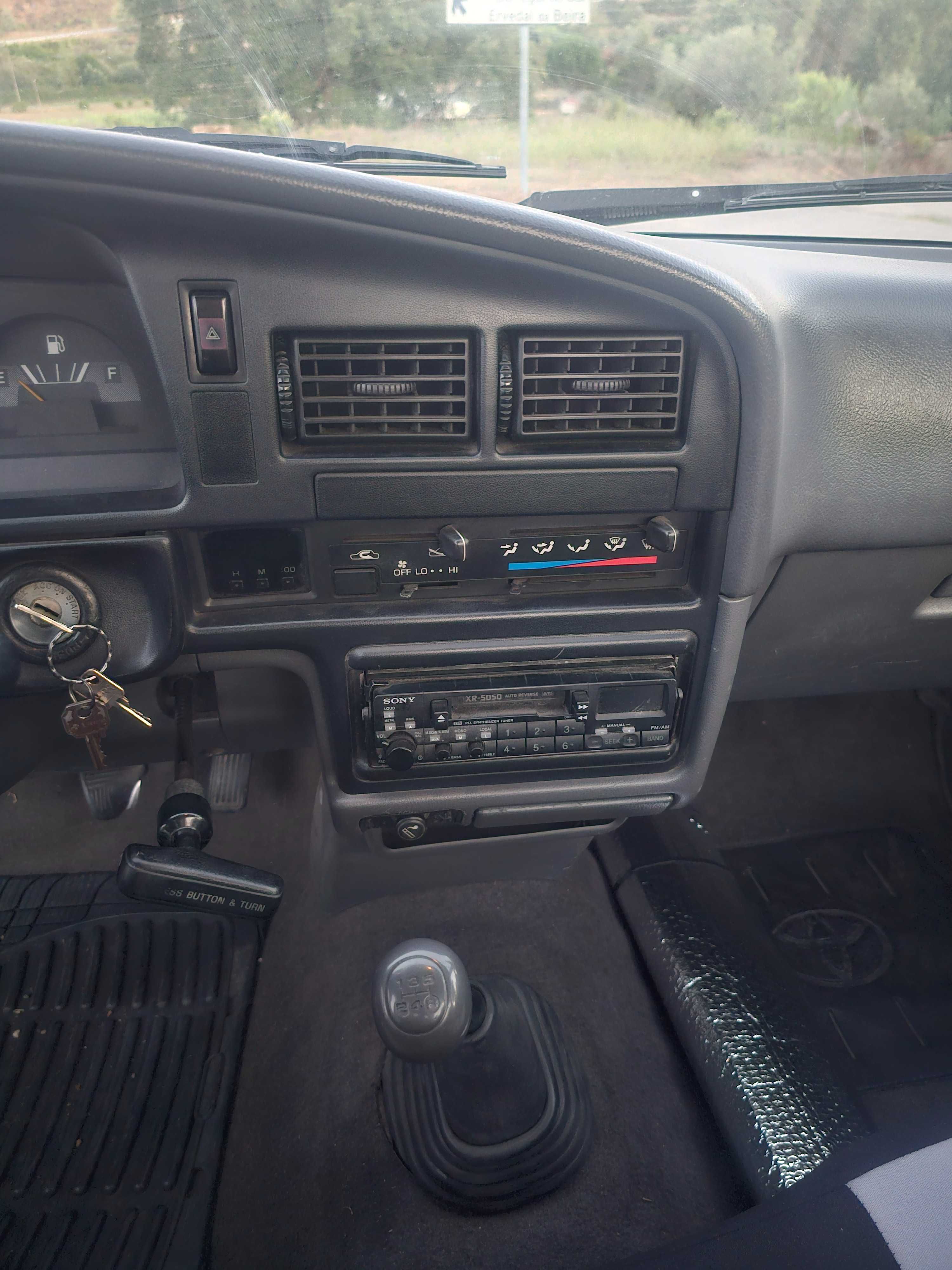 TOYOTA HILUX direção assistida
