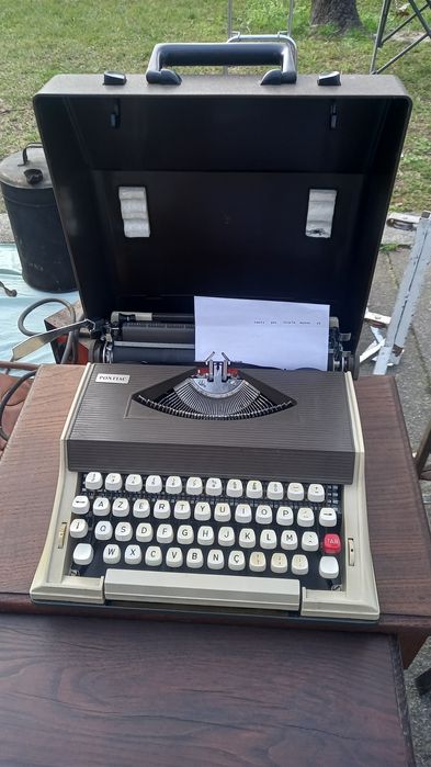 Maquina escrever antiga , optimo estado