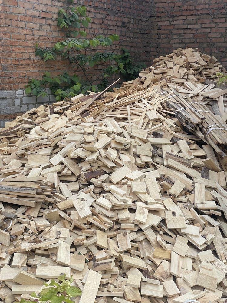 продам дерев'яні відходи (дрова сосна)