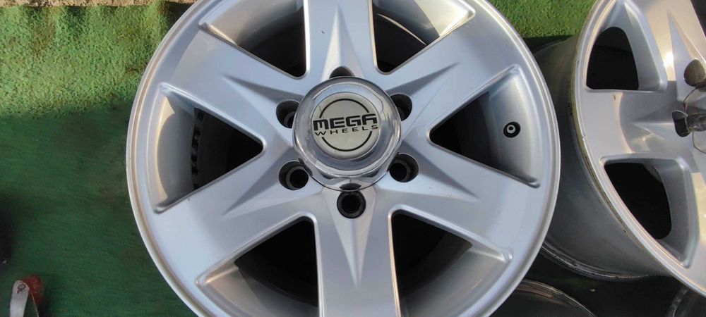 Felgi Aluminiowe 6x139.7  8Jx16 ET25  Jeep Nissan Komplet 4-szt