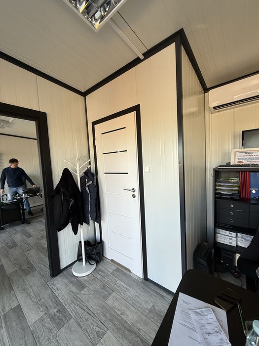 Biuro kontener pawilon handlowy wyposażony 4x8,5m