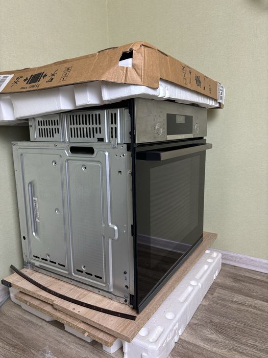 Духовка Bosch HBJ558YS0Q