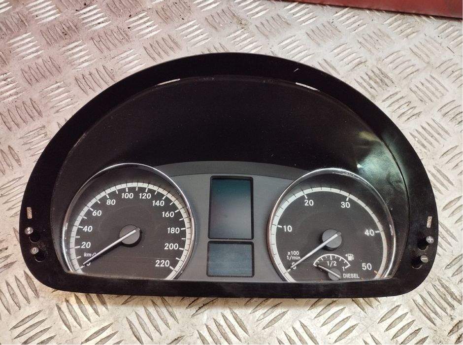 Панель Вито 639 приборов Придалова Mercedes Vito W639 приладів Віто