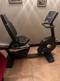 Rower Stacjonarny Cykloergometr poziomy Recline Forma TechnoGym