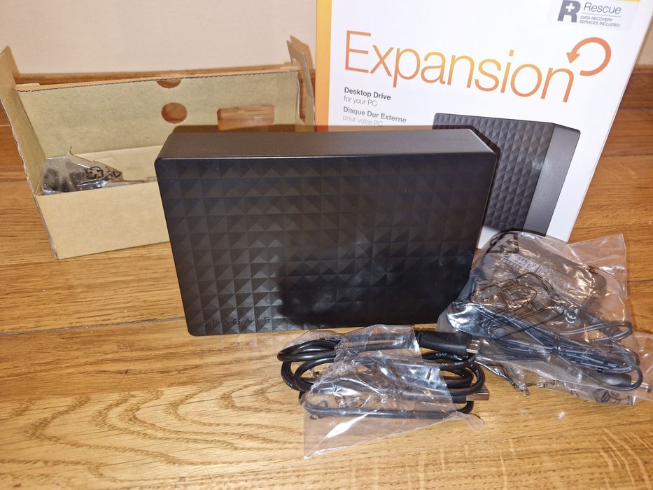 Dysk Zewnętrzny 16TB Seagate Exos X16 (ST16000NM001G) - Jak Nowy!