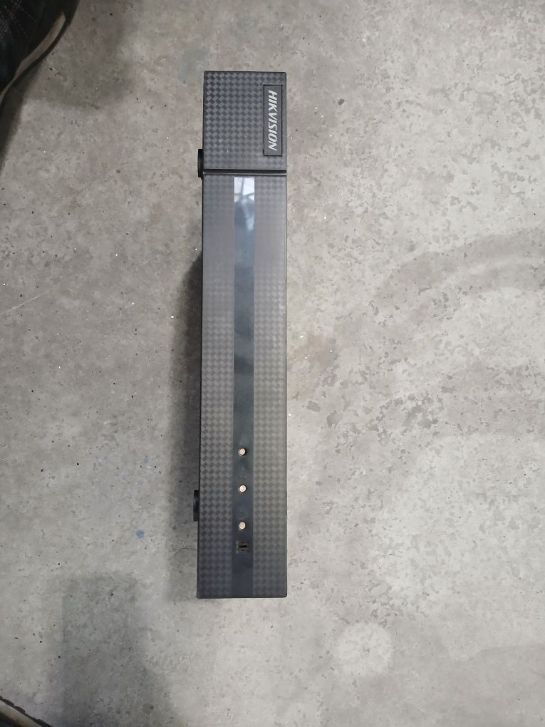 Videorejestrator hikvision