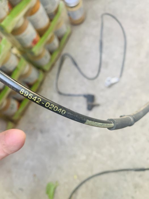 Продам пару датчиков скорости Toyota corolla