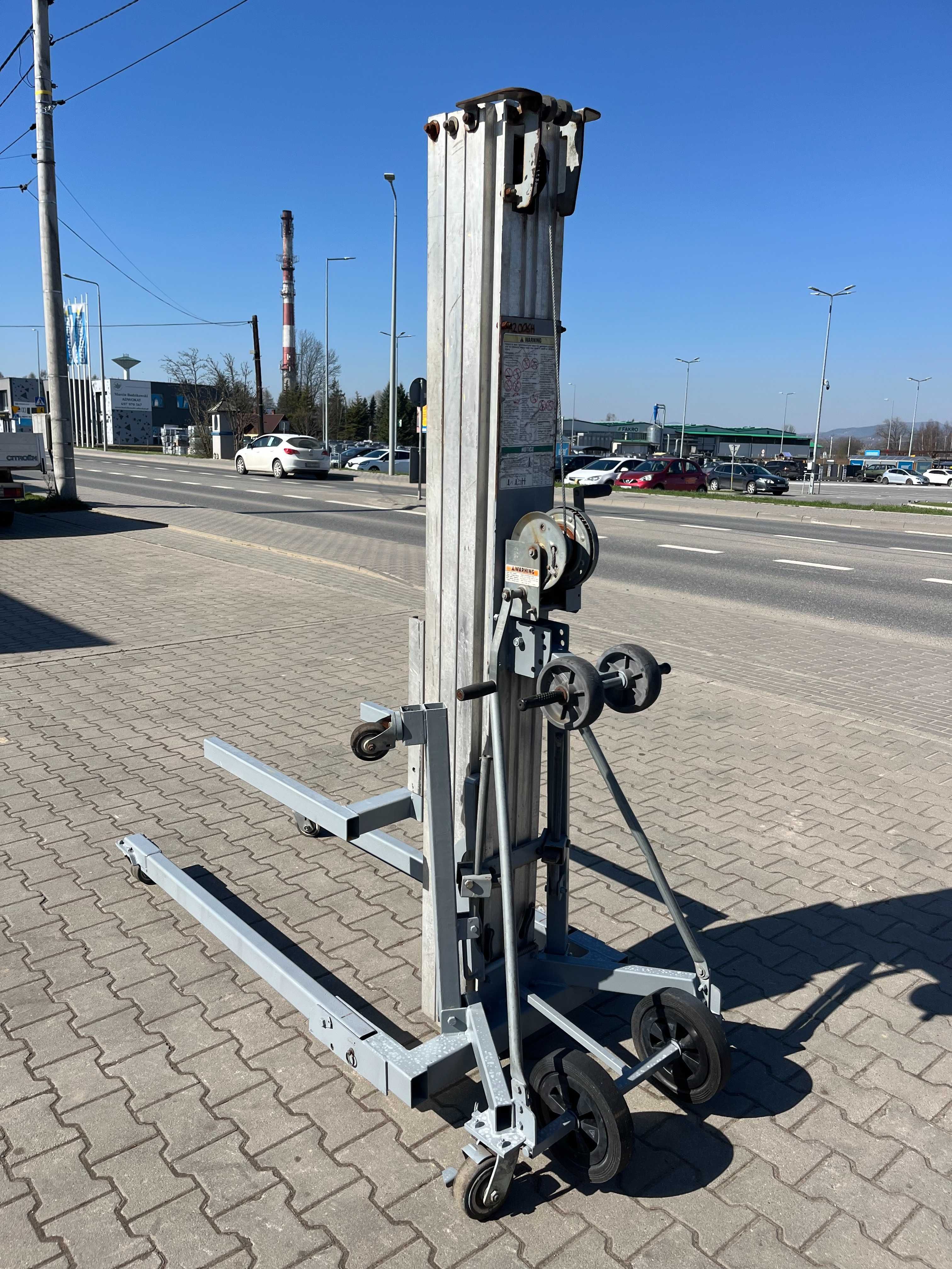 Podnośnik montażowy towarowy Genie SLC-18