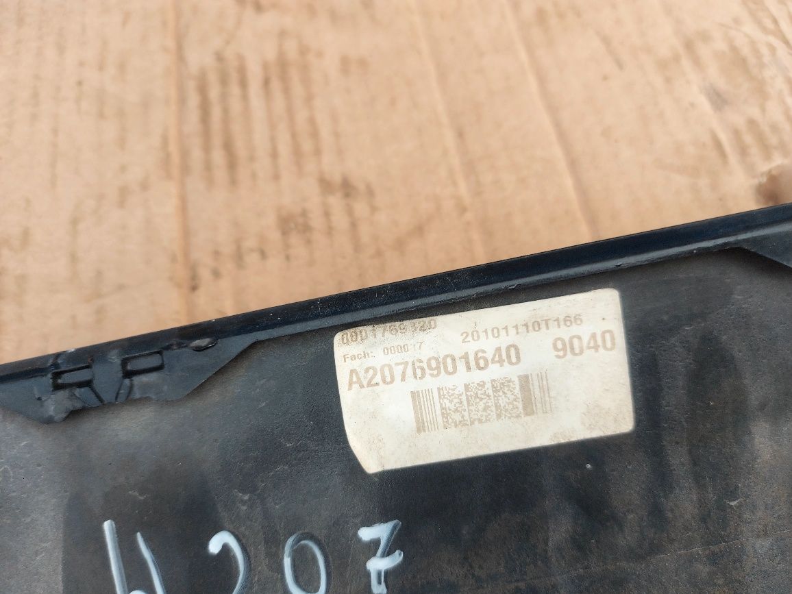 Mercedes w207 E coupe próg nakładka listwa progowa prawa prawy