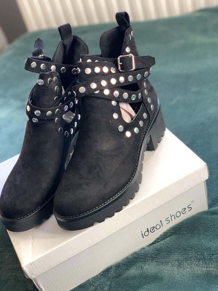 Buty botki 39 nowe czarne z ćwiekami