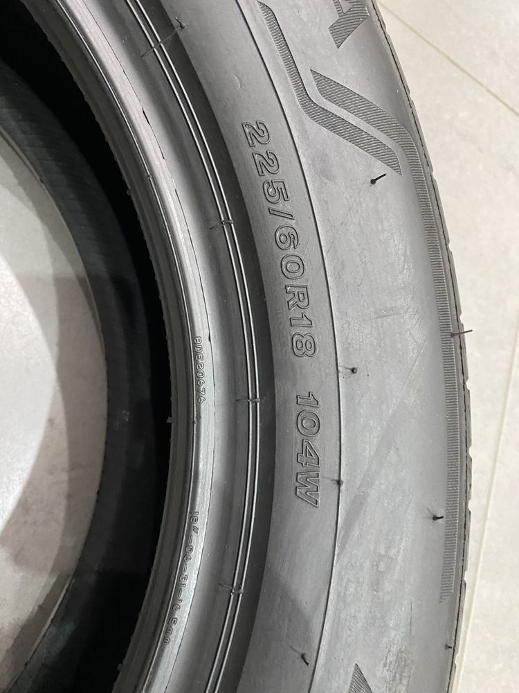 2x 225/60 R18 Bridgestone Alenza 001