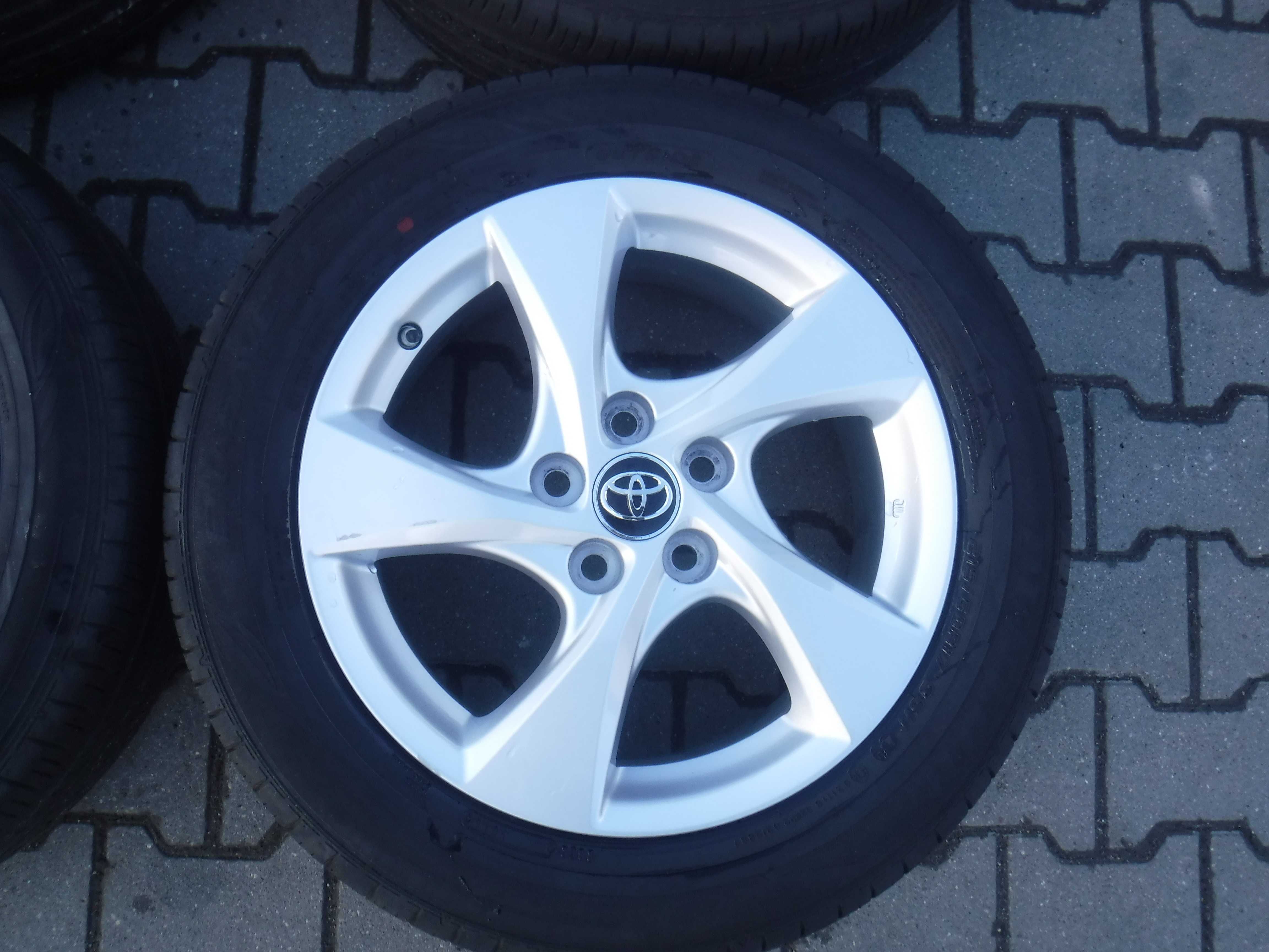 4szt. Alufelgi Toyota 17cal. szer.6,5J ET45 4x114,3 + opony