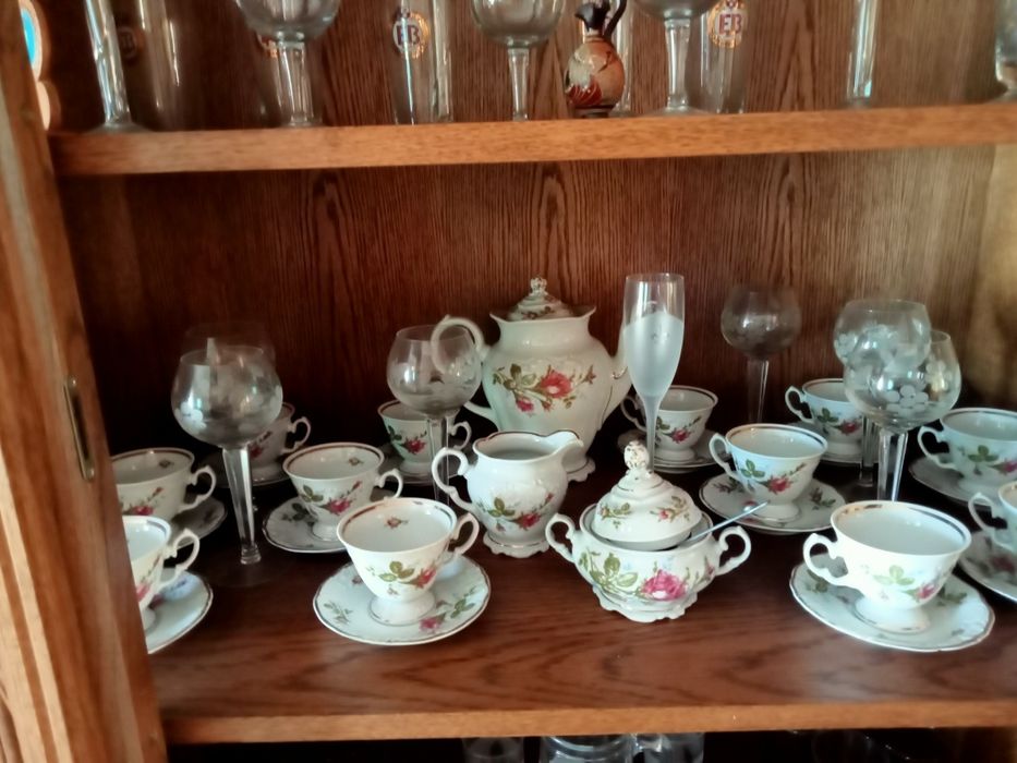 Serwis kawowy Wawel porcelanowy pozłacany 12 osób