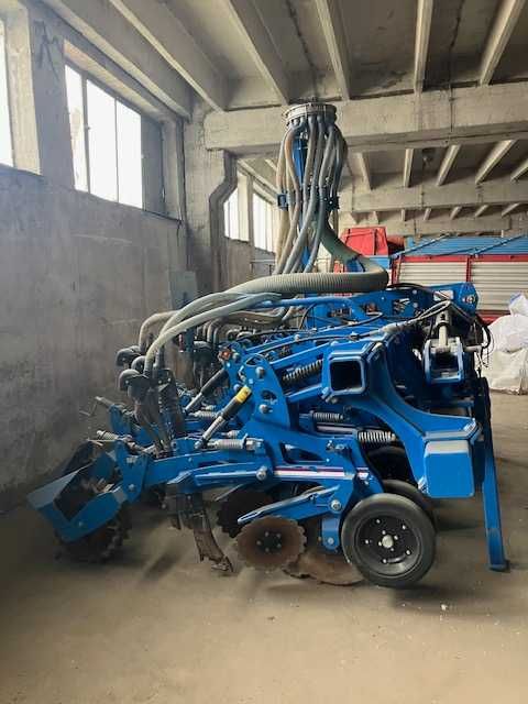 Strip-Till 8-rzędowy CARRE INRO + zbiornik MONOSEM, stan bardzo dobry