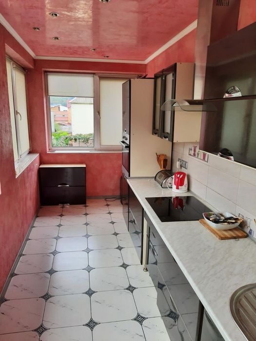 Оренда частини будинка в Хусті.