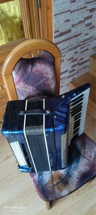 Akordeon Victoria II 80 basów