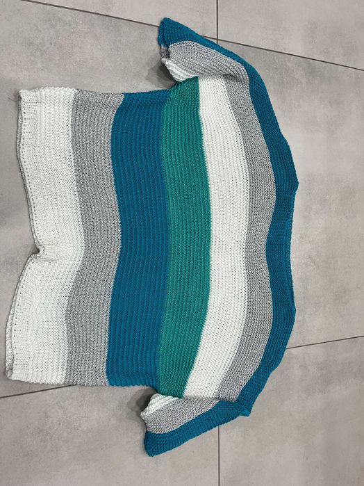 Narzutka damska sweterek