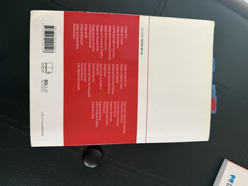 Livro de código civil + Constituição da República Portuguesa