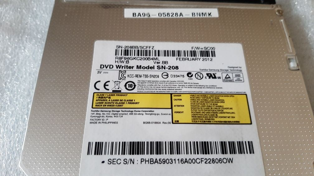 Samsung NP300E5A proc i3,kadłubek,dvd itd/opcj NP350e5c 355e5c pokryw