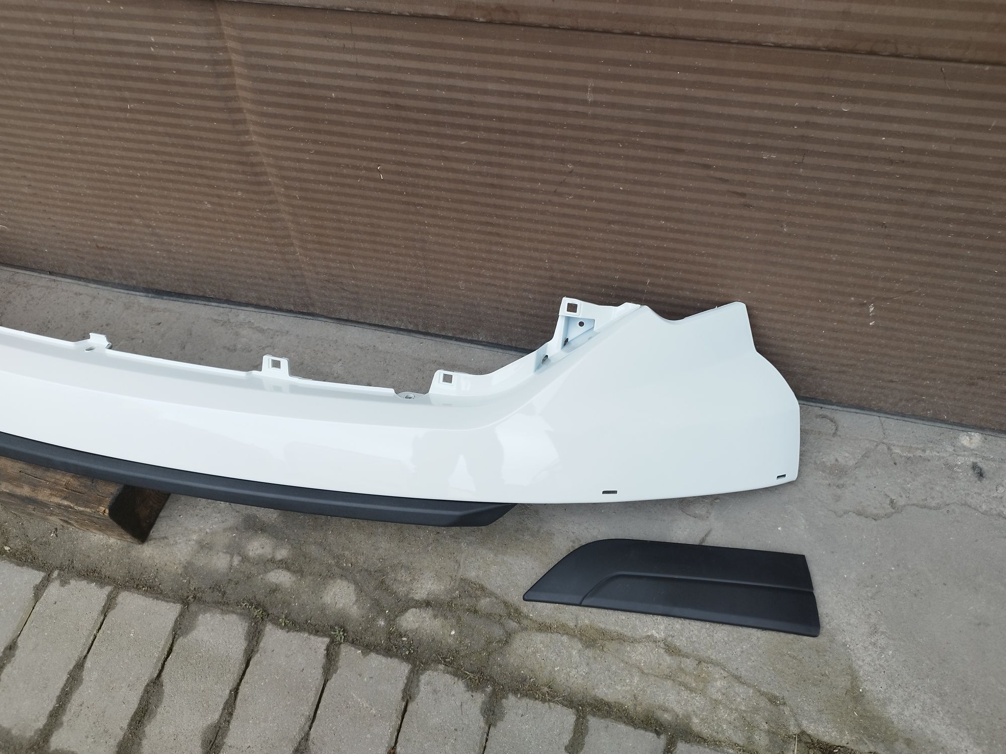 Iveco Daily VI 14r- Nakładka Zderzaka Przód Listwa Atrapa Listwy