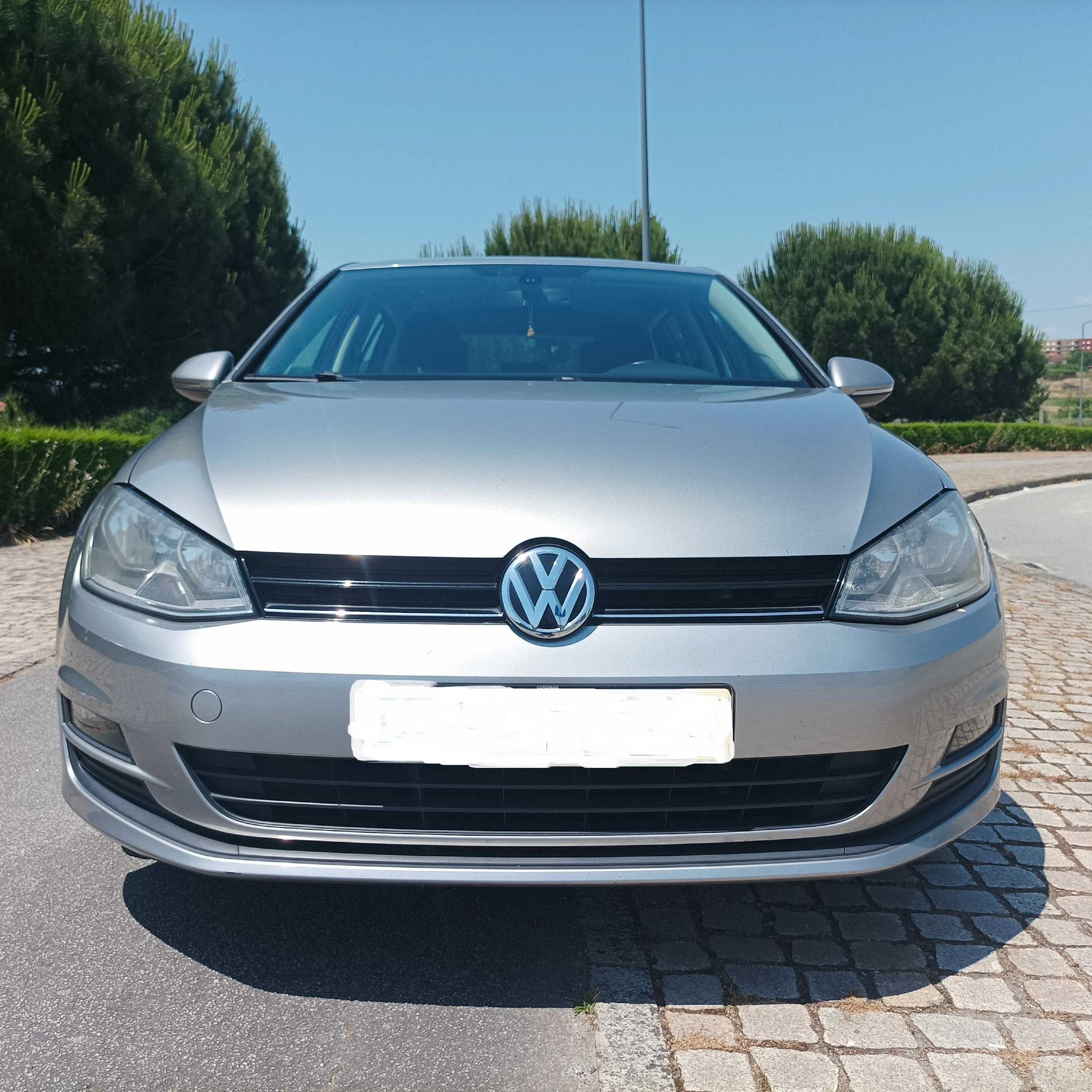 VOLKSWAGEN GOLF CONFORTLINE 1.6 TDi DGS - Maio/2014-Não Aceito Trocas