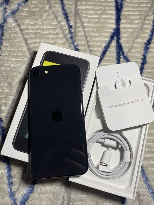 iPhone se 2020 black 64gb newerlock