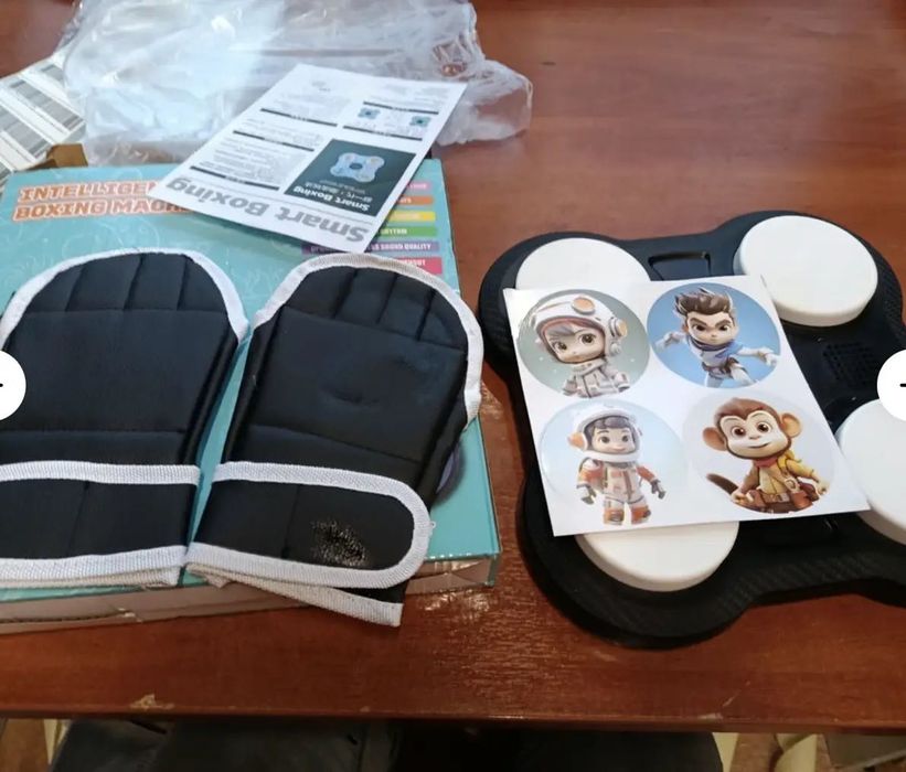 Настенный боксерский тренажер-мишень с перчатками с Bluetooth