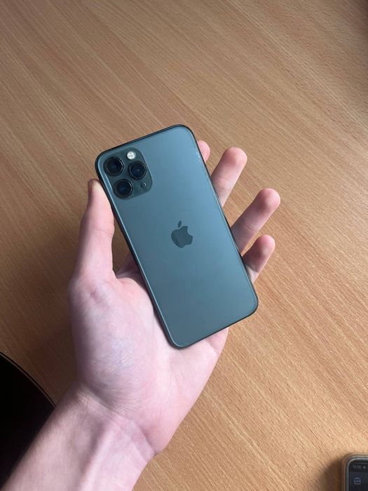 Apple iphone 11 pro 64GB Midnight Green.