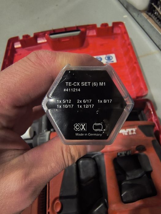 Wiertarka SDS akumulatorowa Hilti TE2-A, 2 aku, wiertła, latarka