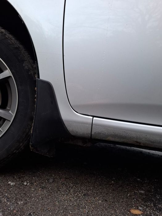 Автомобіль Тойота Корола 1.3          2010 рік