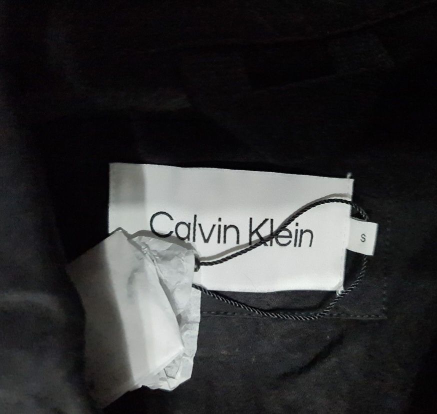 Kurtka przejściowa calvin klein.