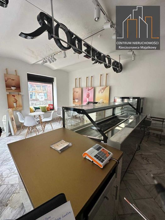 Budynek usługowo-mieszkalny w centrum Wolbromia