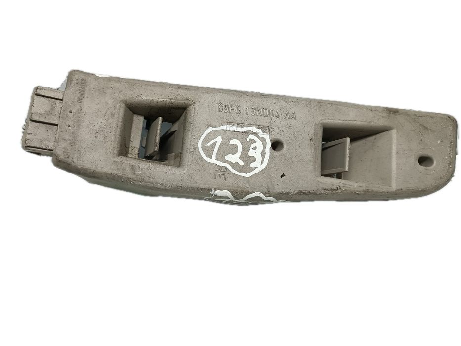 Suporte lâmpada direito FORD Fiesta Van (FVD)