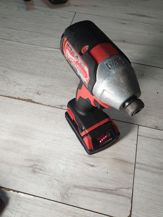 Инструмент Milwaukee Dewalt Makita Hilti Bosh Makita