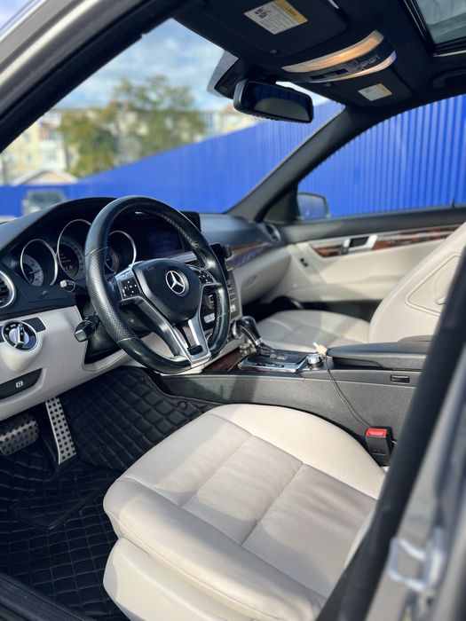 Mercedes Benz C class 1.8 бензин 2011р.