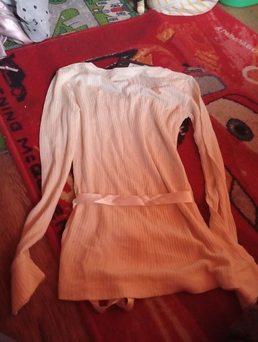 Nowa bluzka z kokardą