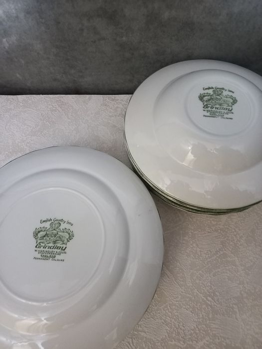 Тарелки старая Англия каждая