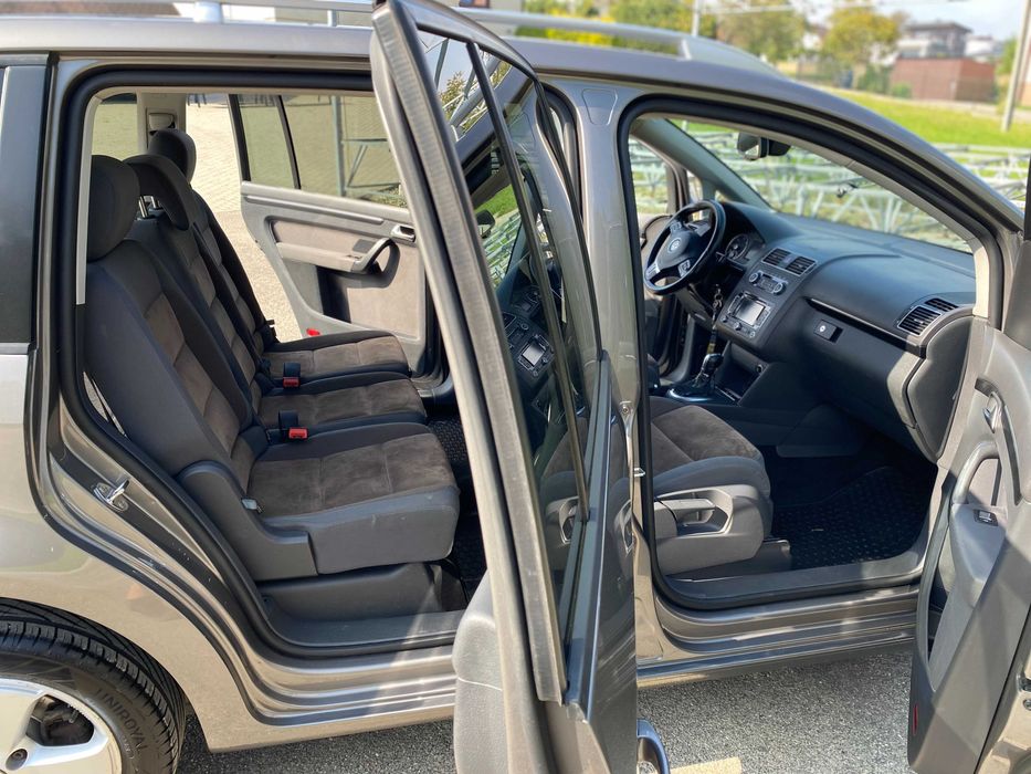 Volkswagen Touran 2.0 TDI DSG • 2010 • Bogate wyposażenie • Zadbany