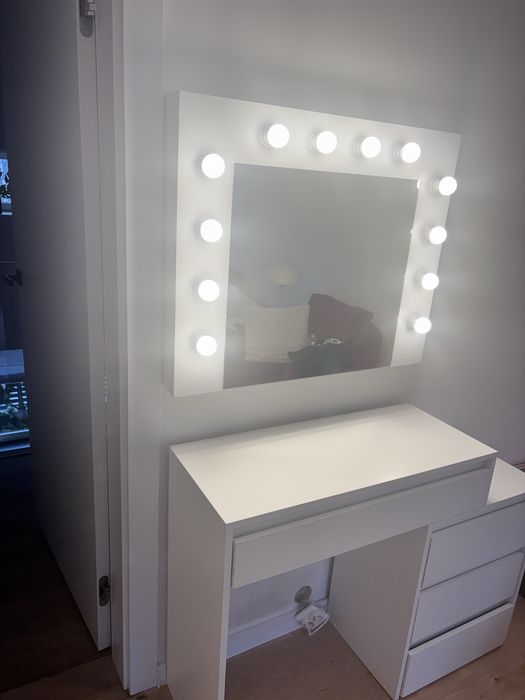 Sprzedam biala toaletke