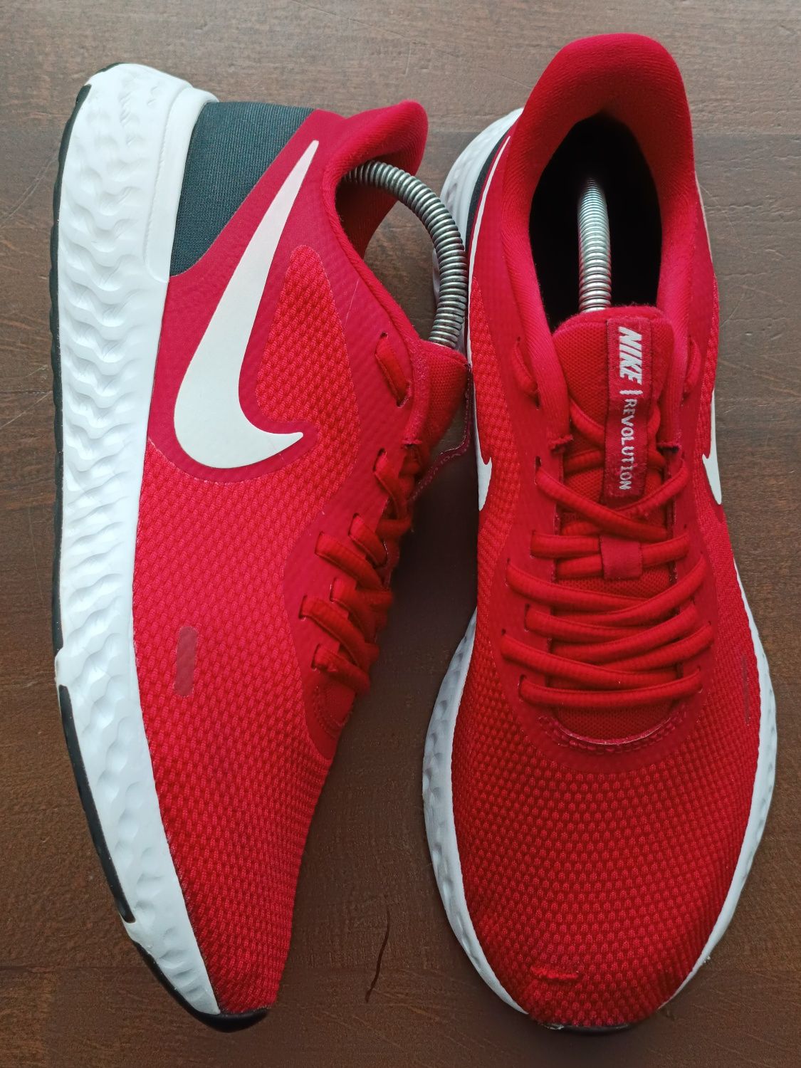 Мужские кроссовки для бега NIKE REVOLUTION 5 RED BQ3204-600