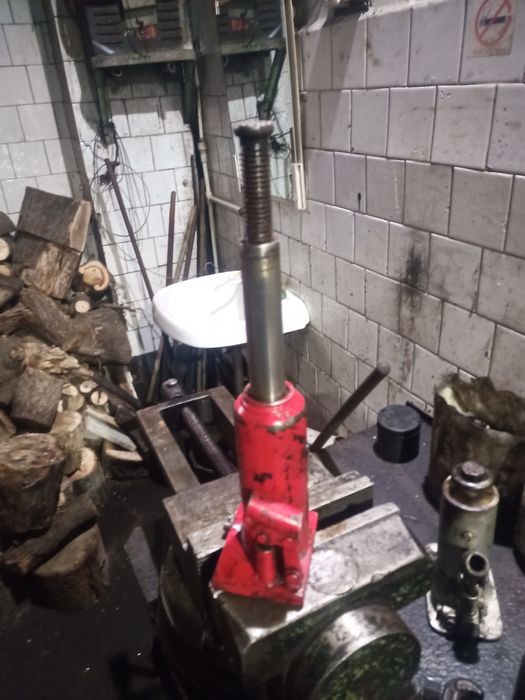 Гидравлический домкрат 5 т.