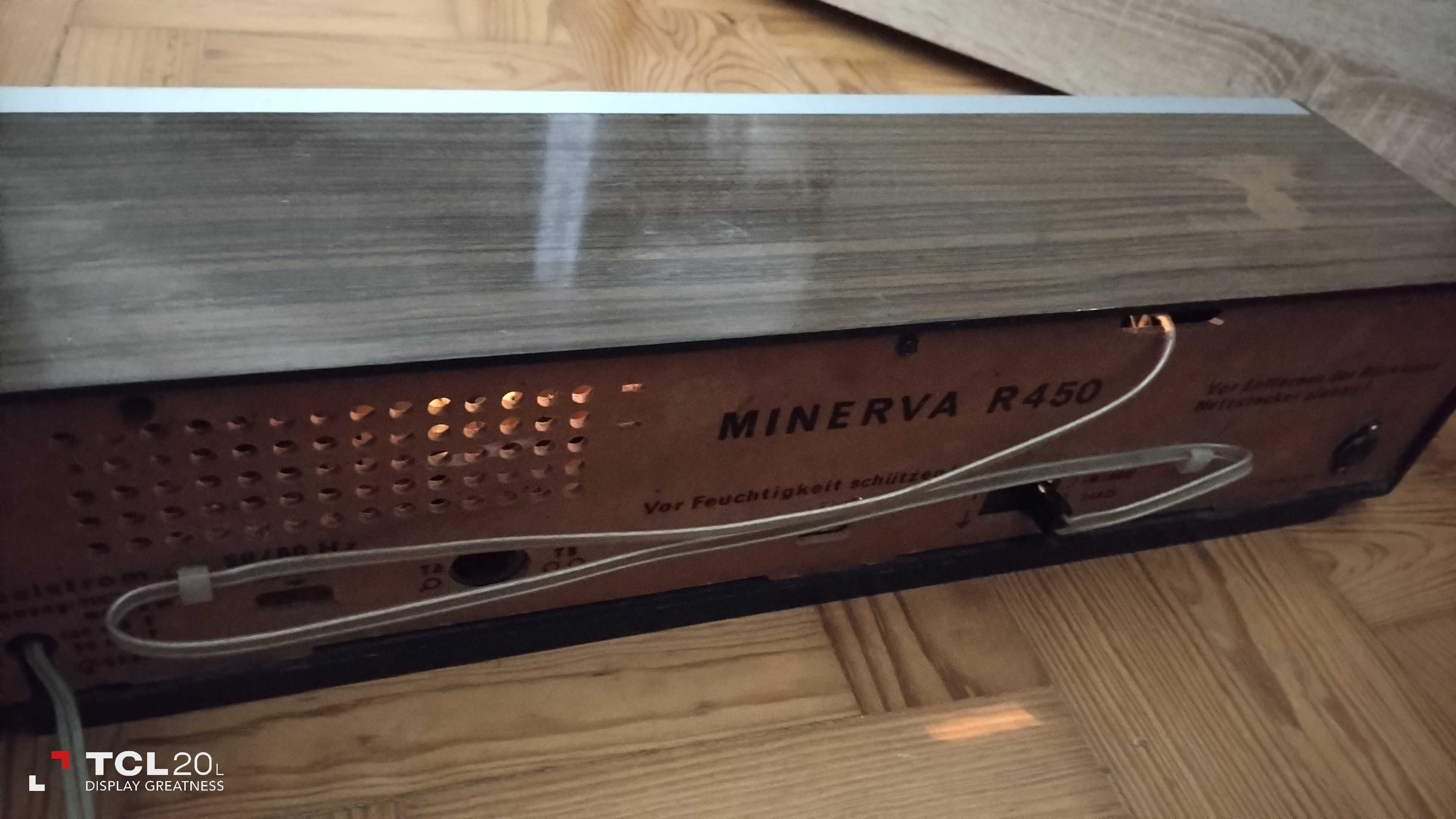 Rádio antigo marca Minerva