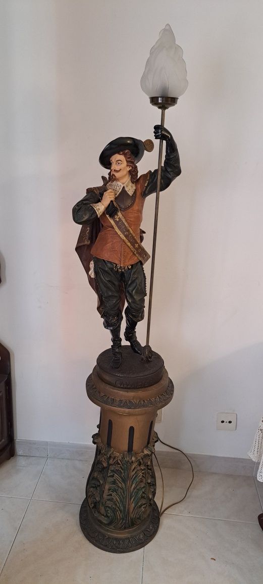 Candeeiro / estátua  Cavaleiro