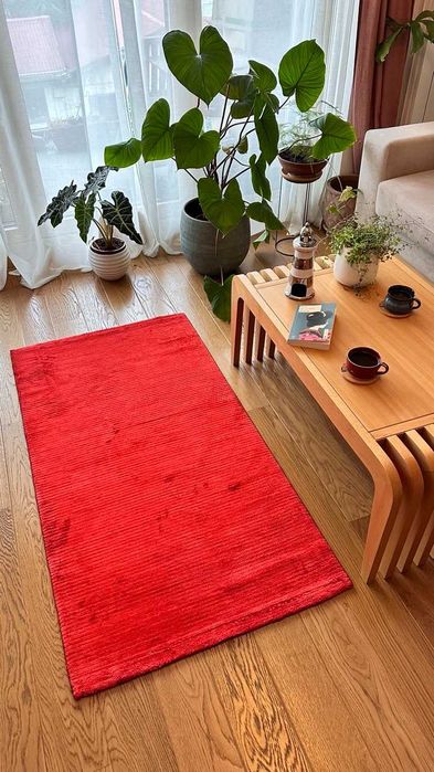 Nowoczesny Dywan Czerwony – Dodaj głębi wnętrzu! (80x150 cm)