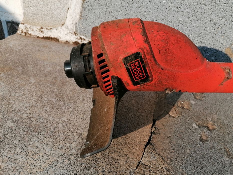 Aparador/cortador de erva Black & Decker usado