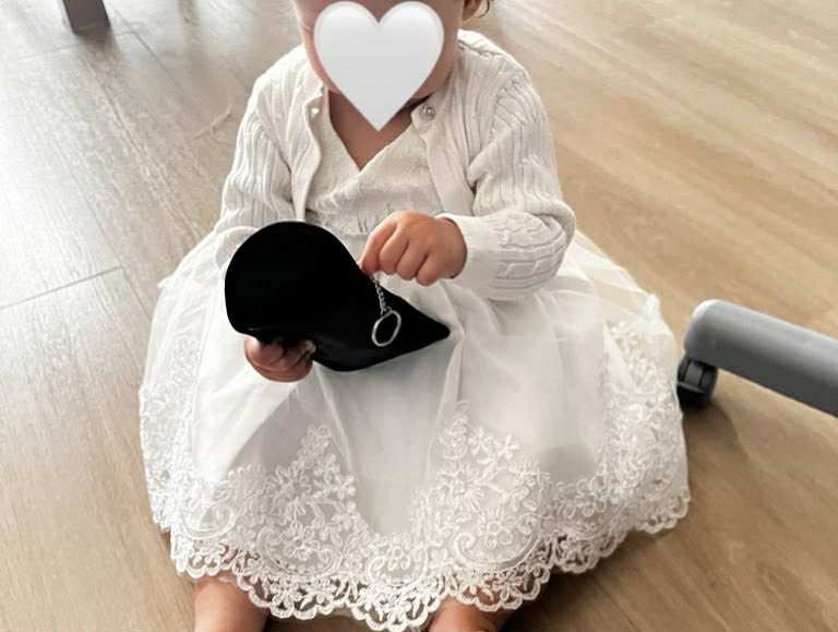 Biała sukienka dla niemowlaka na chrzciny i inne okazje