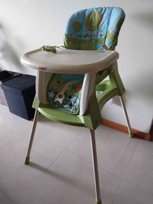 Cadeira de refeições de bebé