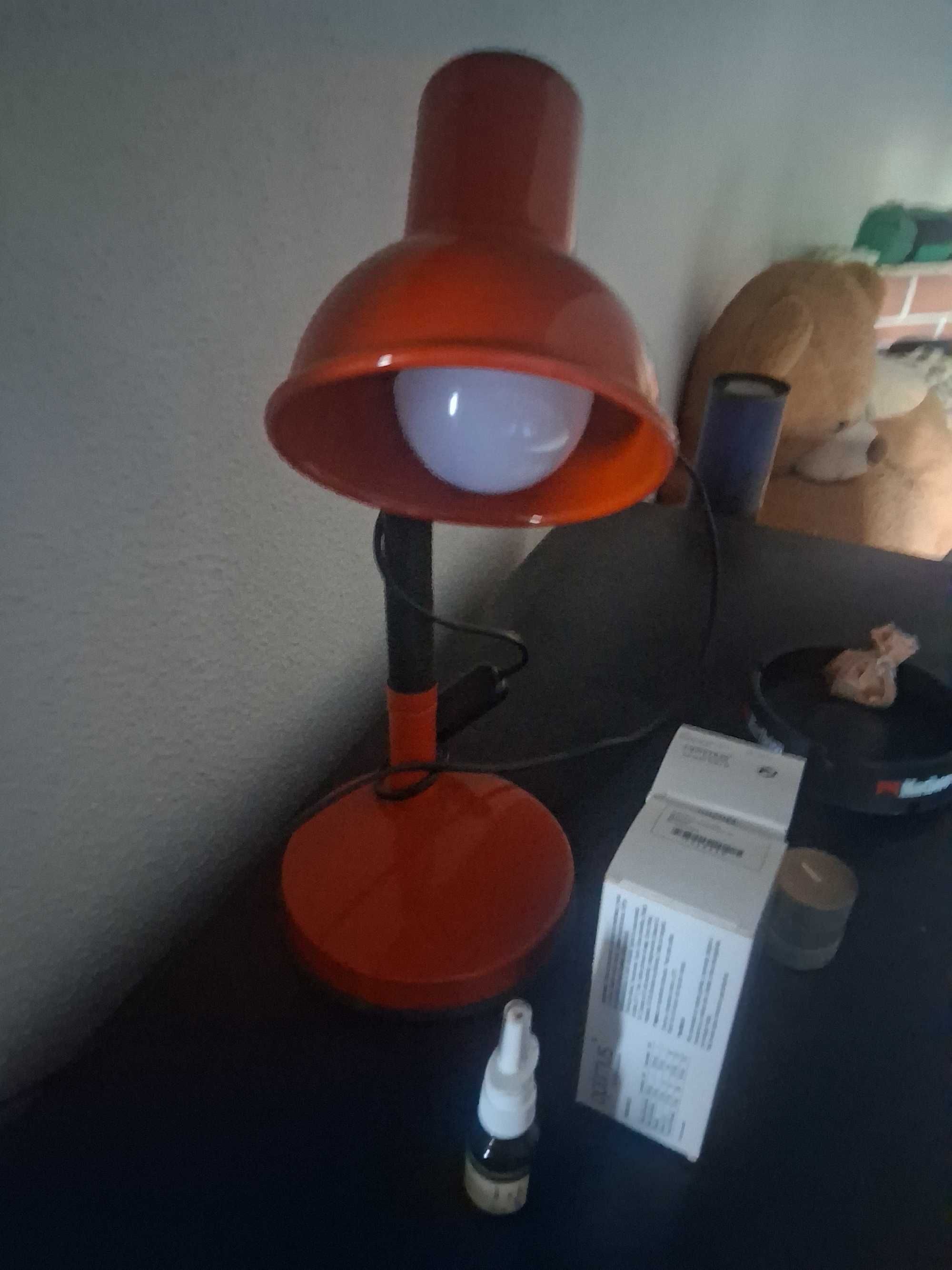 Candeeiro em bom estado